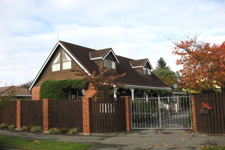 Photo of property in 9 Sawtell Place, Northcote, Christchurch, 8052
