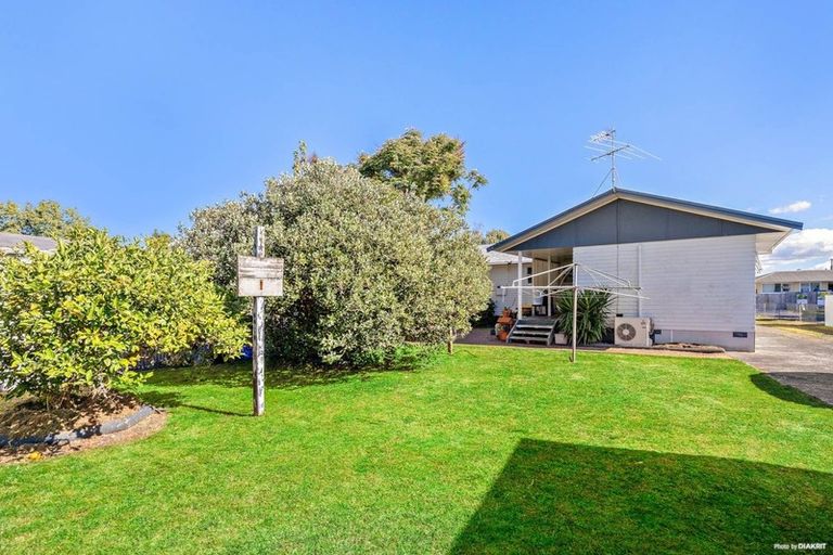 Photo of property in 30 Jupiter Street, Rosehill, Papakura, 2113