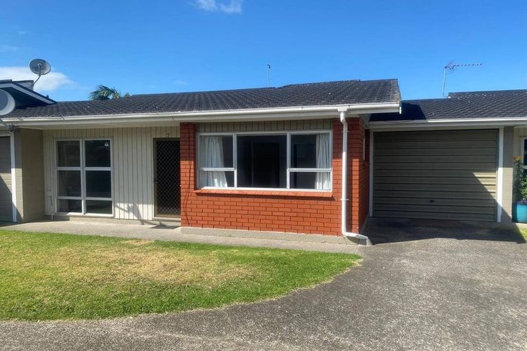 Photo of property in 5a Mckenzie Road, Mangere Bridge, Auckland, 2022