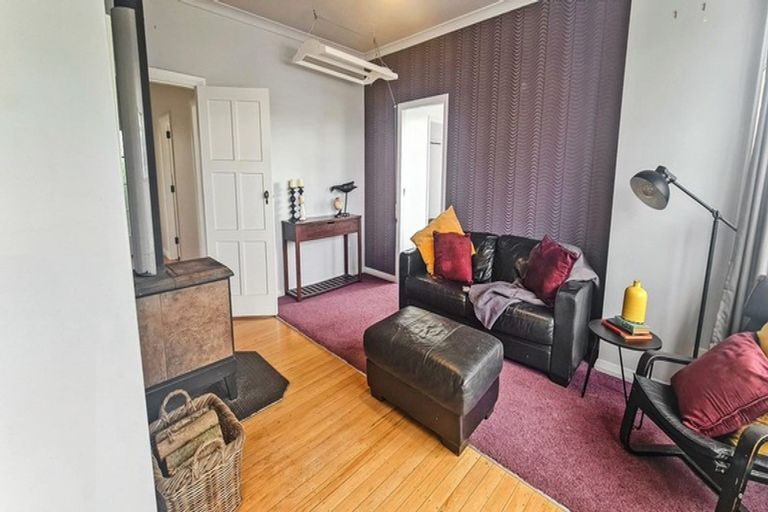 Photo of property in 3 Robert Street, Marton, 4710