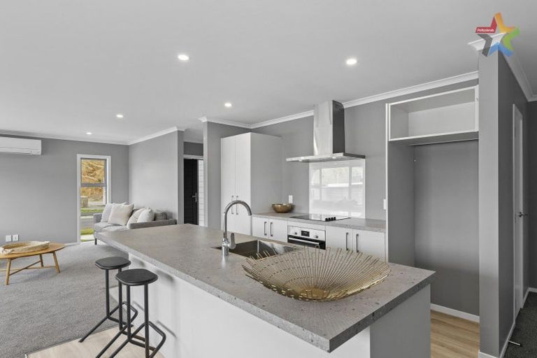 Photo of property in 4 Mohua Way, Kelson, Lower Hutt, 5010