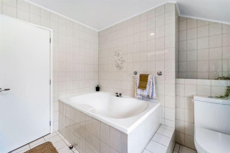 Photo of property in 118 Stanmore Bay Road, Stanmore Bay, Whangaparaoa, 0932