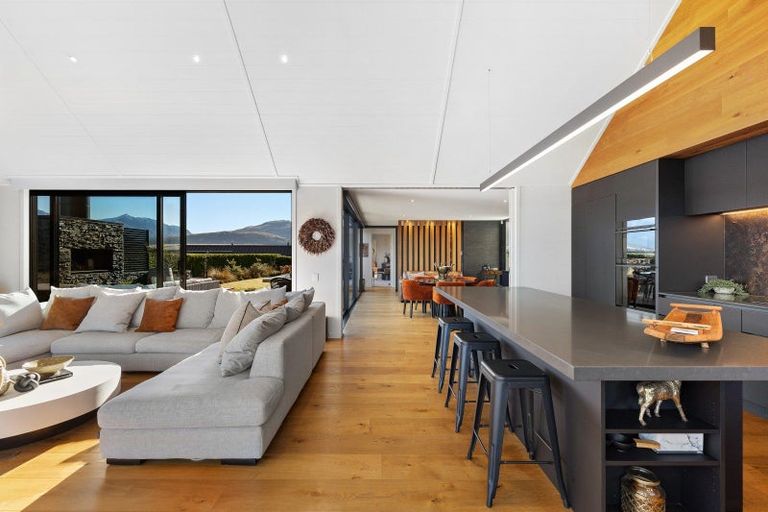 Photo of property in 8 Arran Lane, Jacks Point, Queenstown, 9371