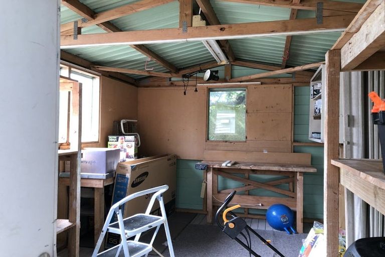 Photo of property in 3 Chesterton Street, Johnsonville, Wellington, 6037