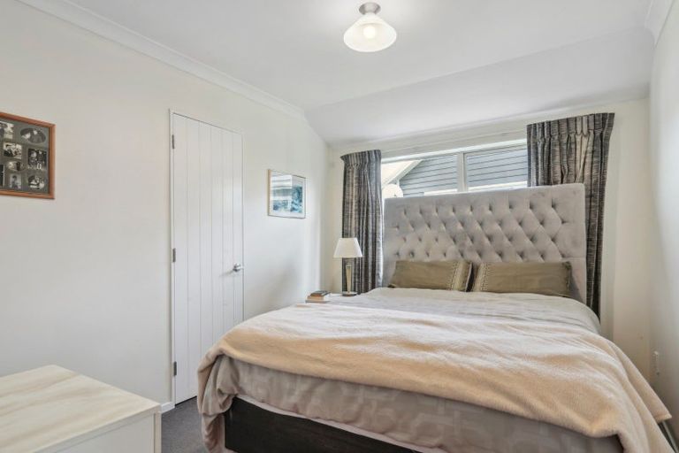 Photo of property in 12 Ruru Place, Levin, 5510