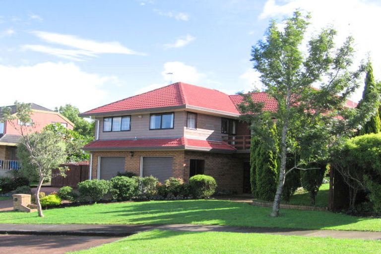 Photo of property in 4/9 Billabong Place, Botany Downs, Auckland, 2010
