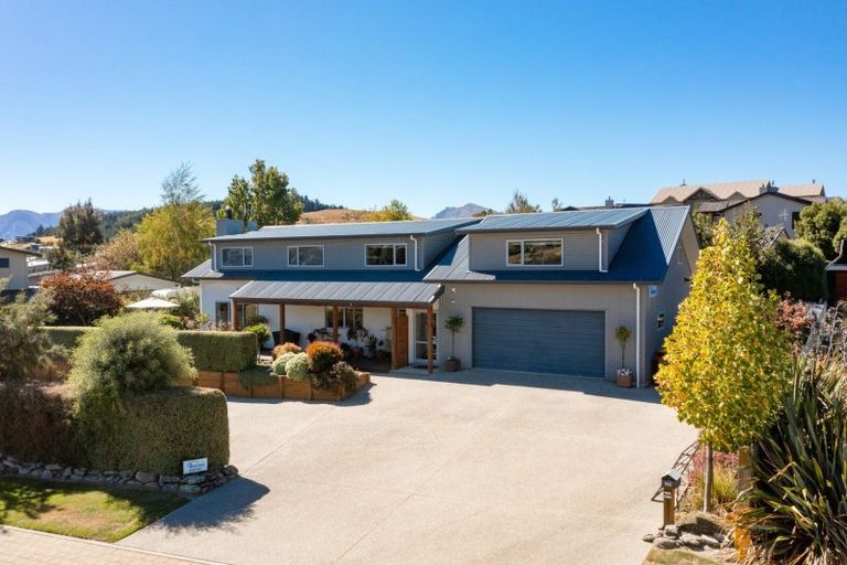 Photo of property in 115 Kings Drive, Wanaka, 9305
