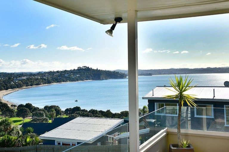 Photo of property in 18 Melandra Road, Stanmore Bay, Whangaparaoa, 0932