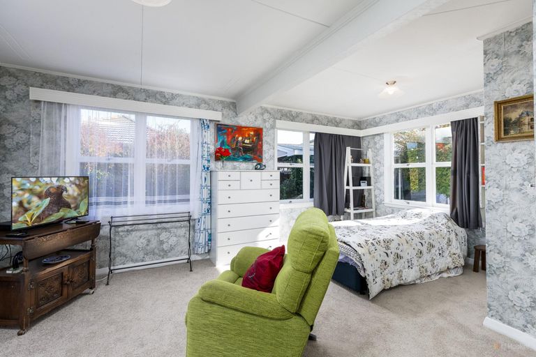 Photo of property in 15 Rugby Street, Waimate, 7924