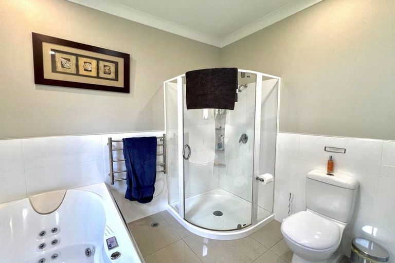 Photo of property in 77 Paremoremo Road, Lucas Heights, Auckland, 0632