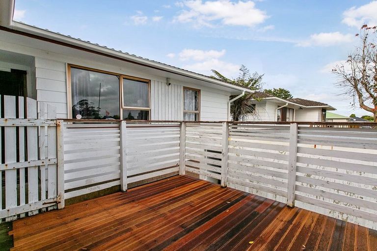 Photo of property in 2/1 Carter Place, Manurewa, Auckland, 2102