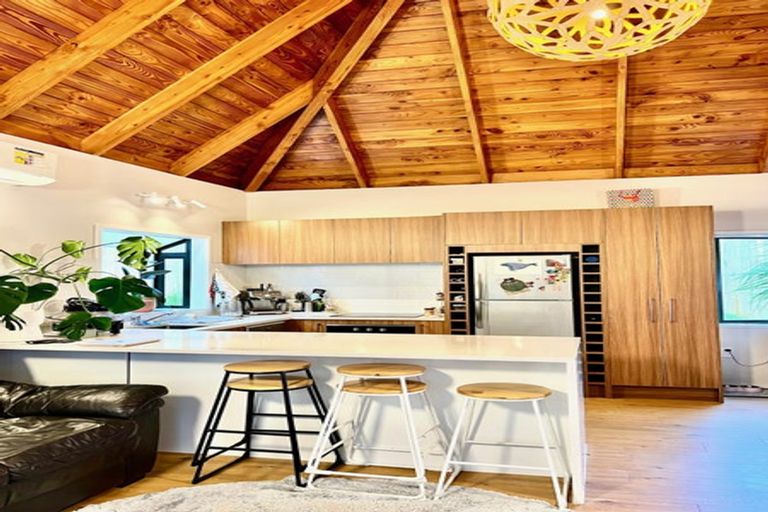 Photo of property in 13 Schnapper Rock Road, Greenhithe, Auckland, 0632