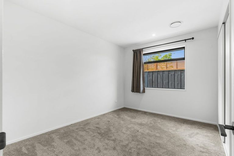 Photo of property in 6 Fairbairn Close, Halswell, Christchurch, 8025