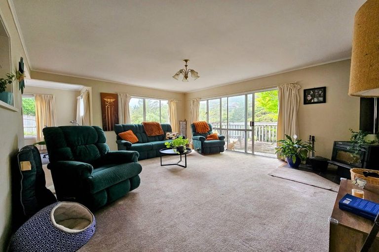 Photo of property in 50 Postgate Drive, Whitby, Porirua, 5024