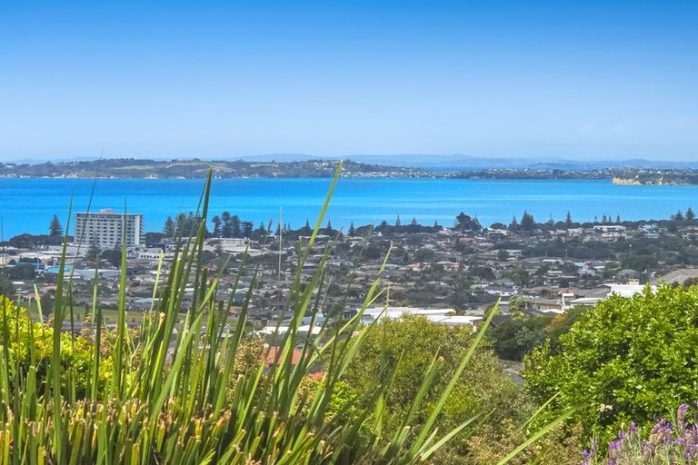 Photo of property in 9 Maire Road, Orewa, 0931