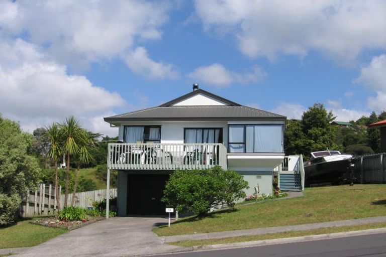 Photo of property in 12 Ian Sage Avenue, Torbay, Auckland, 0630