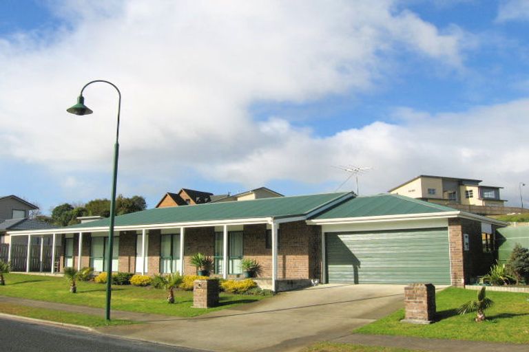 Photo of property in 10 Toomer Place, Beachlands, Auckland, 2018