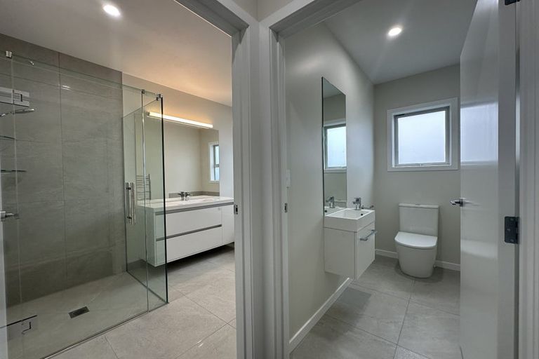 Photo of property in 11 Cassin Place, Taradale, 4112