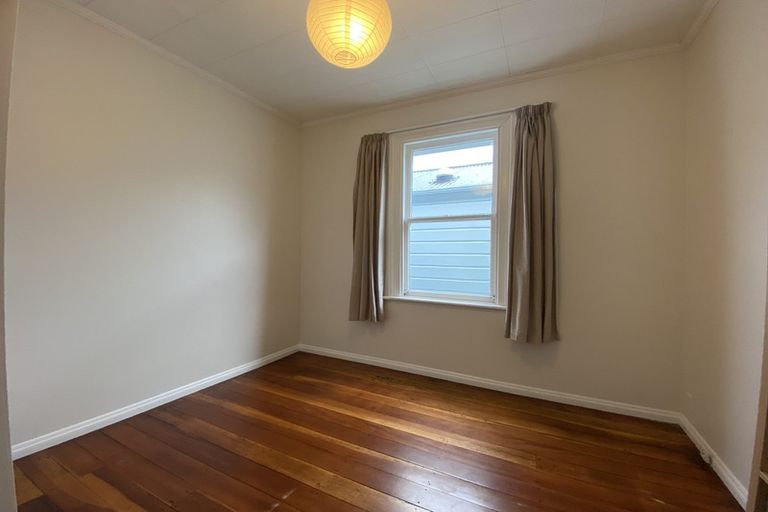 Photo of property in 32 Mckinley Crescent, Brooklyn, Wellington, 6021