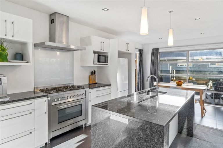 Photo of property in 42 Seymour Street, Hornby, Christchurch, 8042