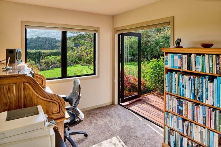 Photo of property in 46 Corbetts Road, Manakau, Otaki, 5583