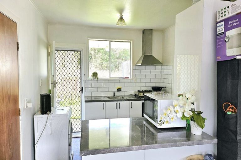 Photo of property in 10f3 Rawson Street, Tawa, Wellington, 5028