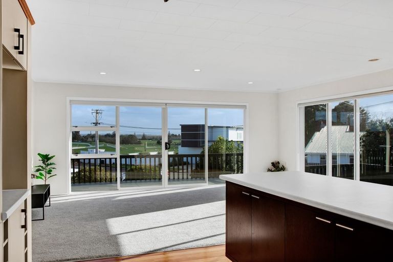 Photo of property in 1 Williams Avenue, Hawera, 4610