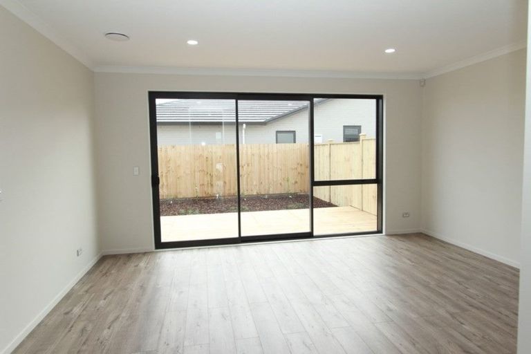 Photo of property in 7 Karokaro Road, Takanini, 2112
