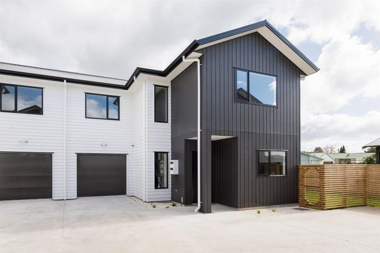 Photo of property in 137u2 Avalon Drive, Nawton, Hamilton, 3200