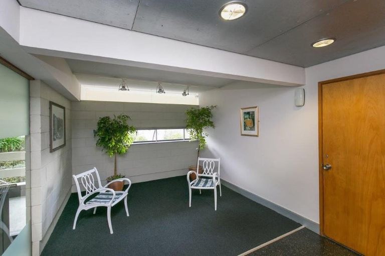 Photo of property in Mansfield Towers, 1 Grant Road, Thorndon, Wellington, 6011