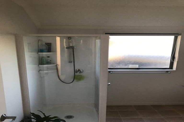 Photo of property in 26 Hewlett Road, Massey, Auckland, 0614