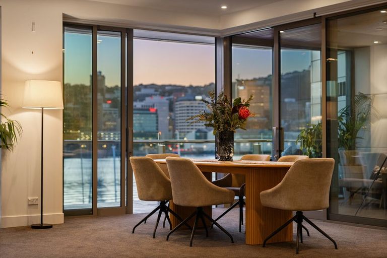 Photo of property in Clyde Quay Wharf, 3b/2 Clyde Quay Wharf, Te Aro, Wellington, 6011