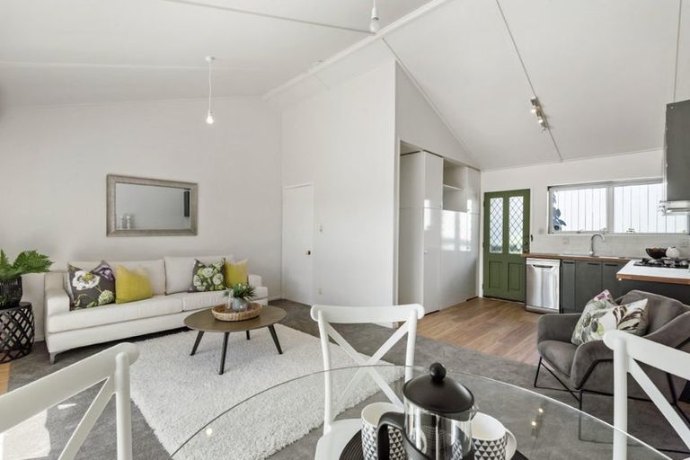 Photo of property in 2/24 Hastings Parade, Devonport, Auckland, 0624