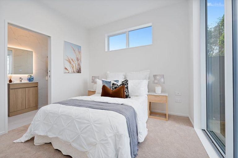 Photo of property in 80e Matipo Road, Te Atatu Peninsula, Auckland, 0610