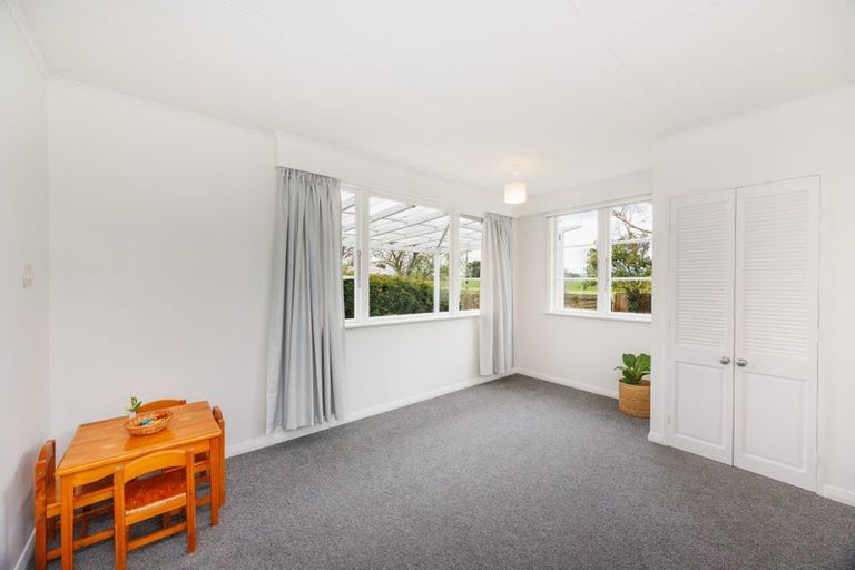 Photo of property in 37 Waterloo Crescent, Hokowhitu, Palmerston North, 4410