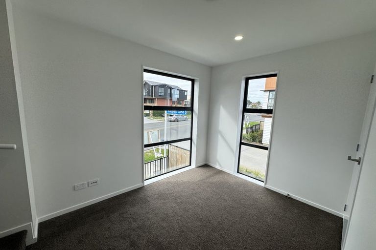 Photo of property in 252a Great North Road, Henderson, Auckland, 0612