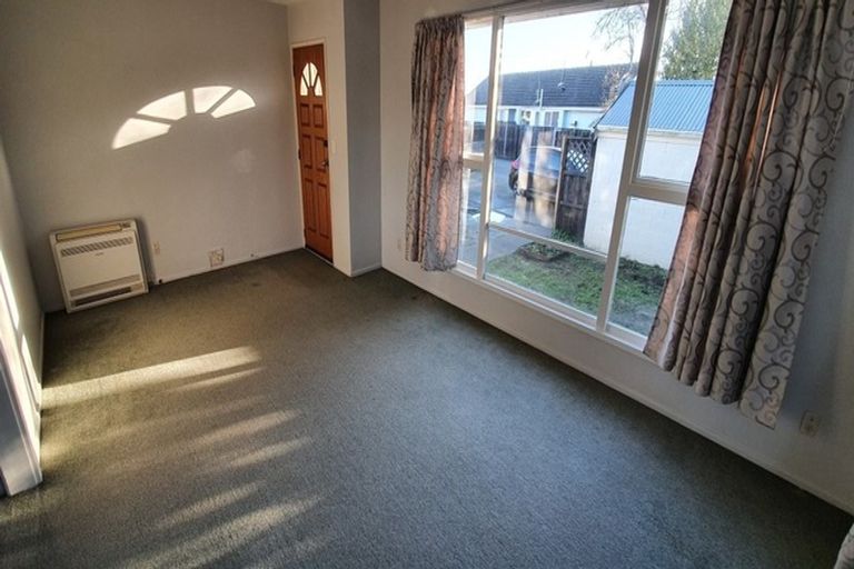 Photo of property in 9b Jade Place, Parklands, Christchurch, 8083