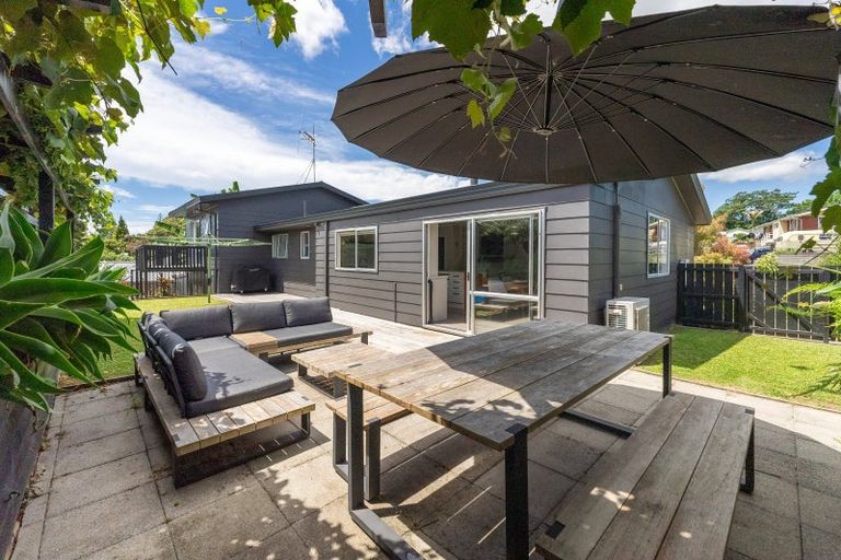 Photo of property in 15 Milsom Place, Te Puke, 3119