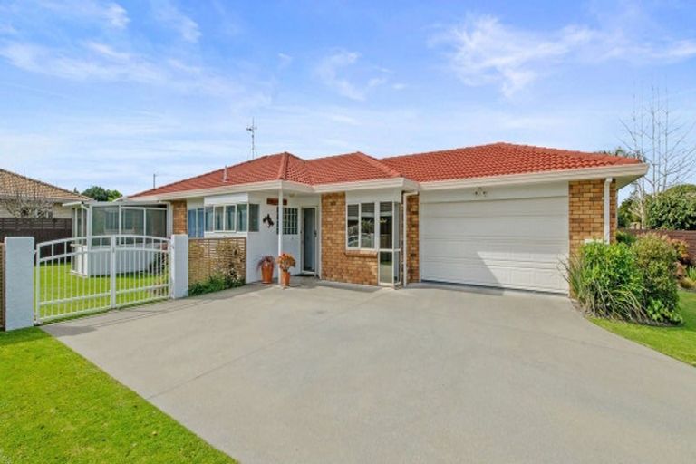 Photo of property in 54 Russley Drive, Mount Maunganui, 3116