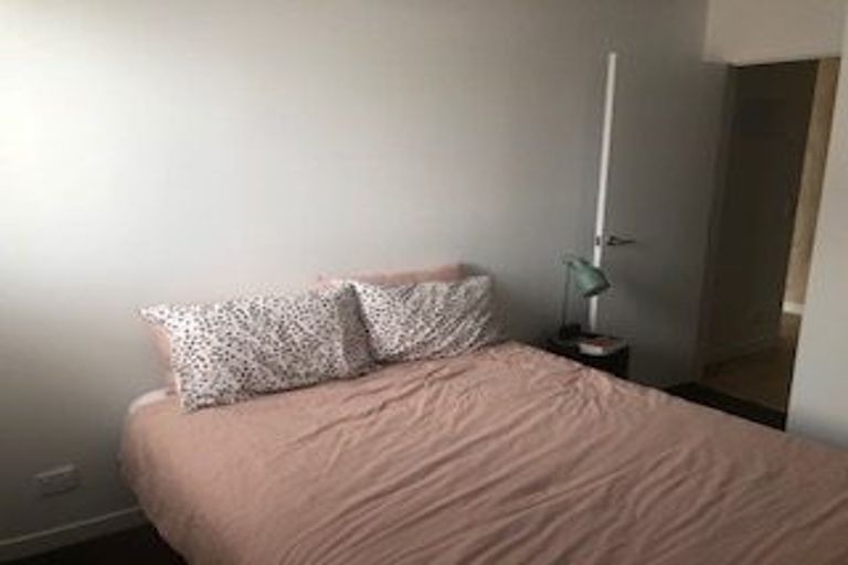 Photo of property in 2/165 Hobsonville Point Road, Hobsonville, Auckland, 0616