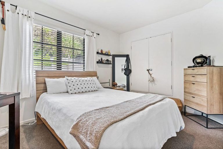 Photo of property in 11/19 Langana Avenue, Browns Bay, Auckland, 0630