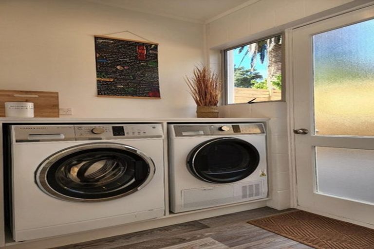 Photo of property in 48a Pitcairn Street, Oakura, 4314