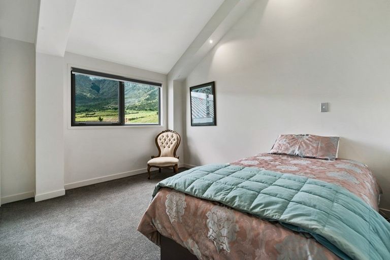 Photo of property in 35 Double Cone Road, Jacks Point, Queenstown, 9371