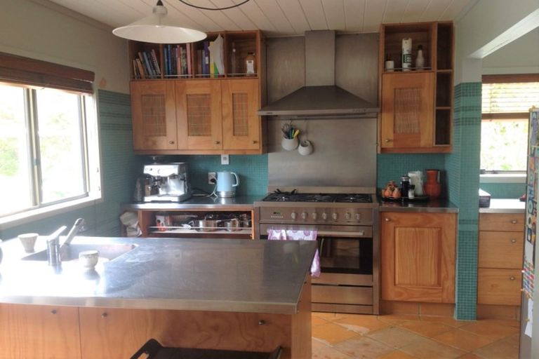 Photo of property in 2/22 Tree View Avenue, Glenfield, Auckland, 0629