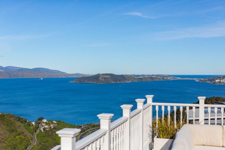 Photo of property in 31 Grumman Lane, Newlands, Wellington, 6037