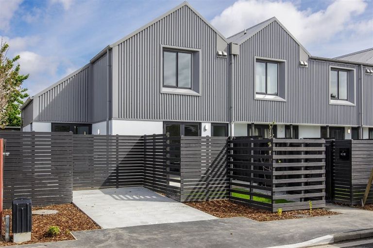 Photo of property in 4/32 Frederick Street, Waltham, Christchurch, 8011