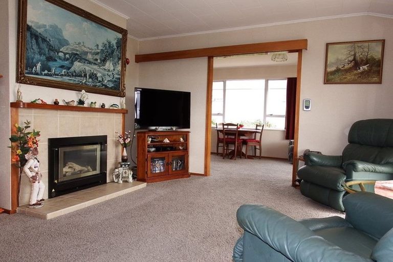 Photo of property in 55 Broadway, Stratford, 4332