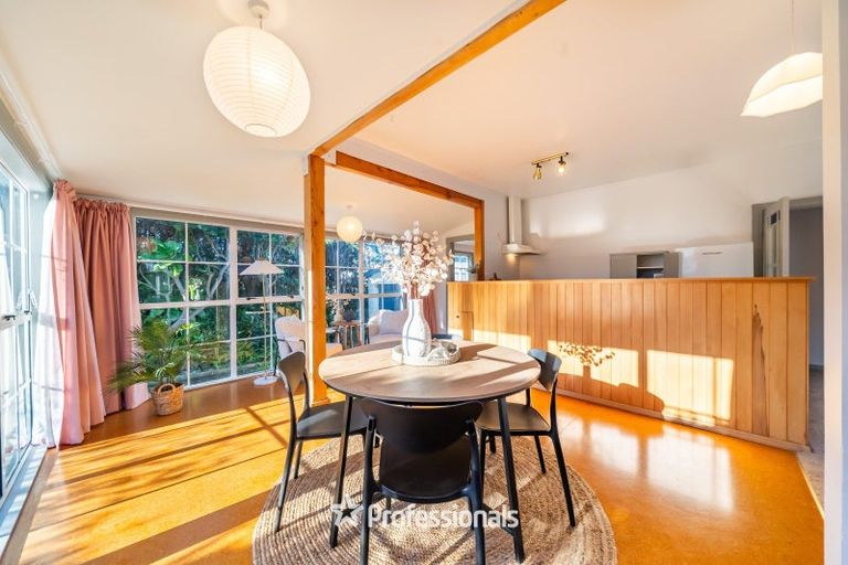 Photo of property in 124 Tutere Street, Waikanae Beach, Waikanae, 5036