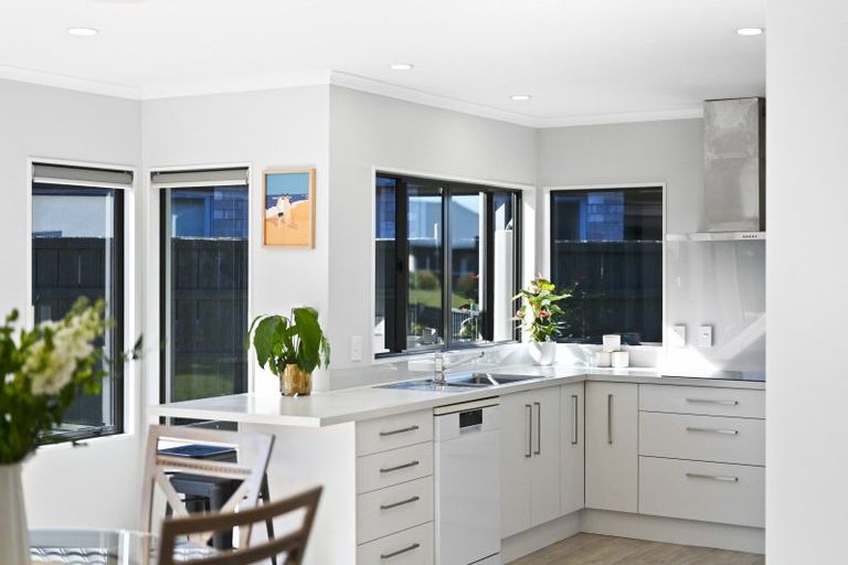 Photo of property in 13 Mangakoea Place, St Andrews, Hamilton, 3200