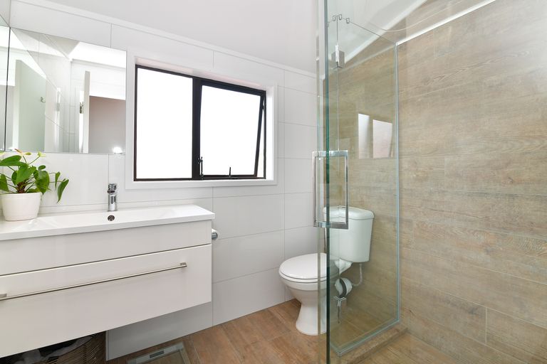 Photo of property in 11 Moffat Road, Red Beach, 0932